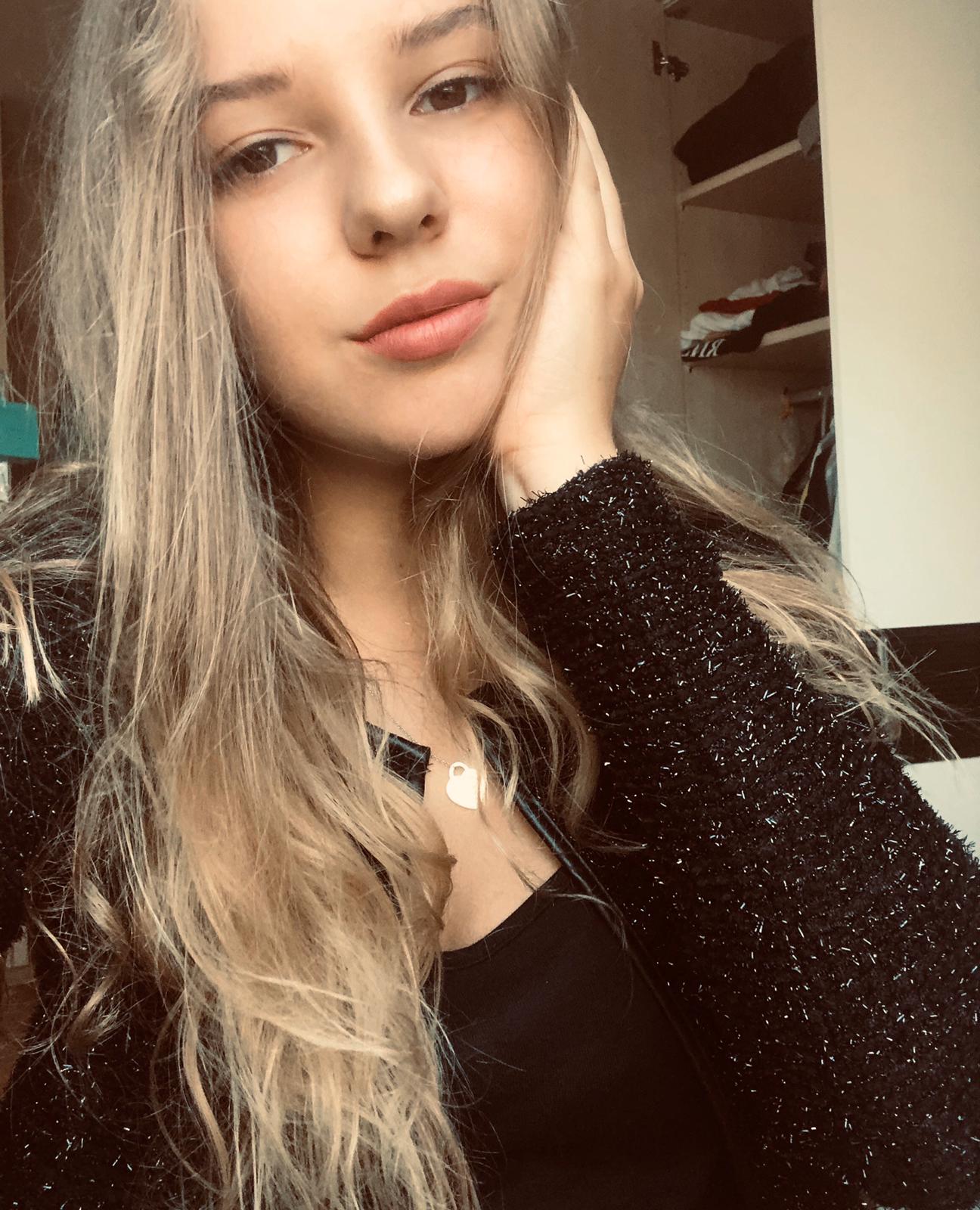 Joanna Jana, 18